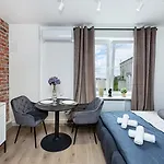 Apartmán Mianowskiego 24 Red - Wifi Smart Tv W Pelni Wyposazona Kuchnia *