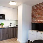 Apartmán Mianowskiego 24 Red - Wifi Smart Tv W Pelni Wyposazona Kuchnia
