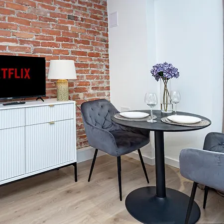 Mianowskiego 24 Red - Wifi Smart Tv W Pelni Wyposazona Kuchnia