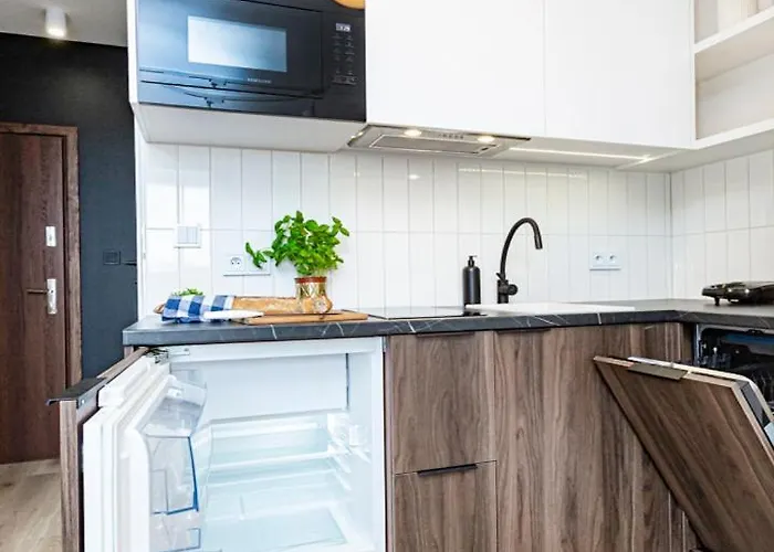 Apartment Mianowskiego 24 Red - Wifi Smart Tv W Pelni Wyposazona Kuchnia Warsaw